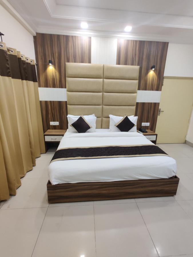 Raj Darbar - 10 Meter From Golden Temple Hotel 3*