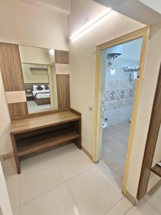 Raj Darbar - 10 Meter From Golden Temple Hotel Amritsar