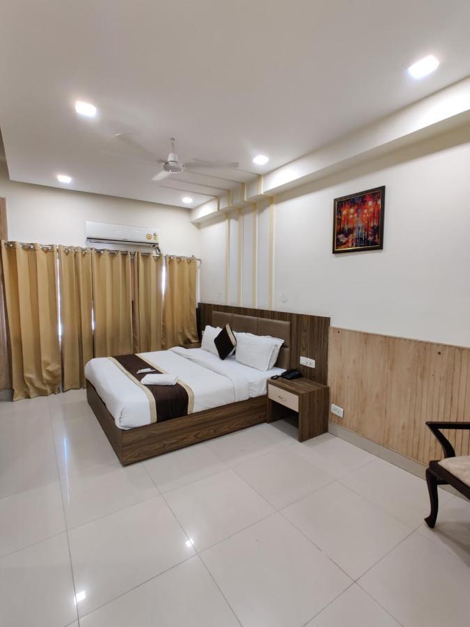 Hotel Raj Darbar - 10 Meter From Golden Temple Amritsar