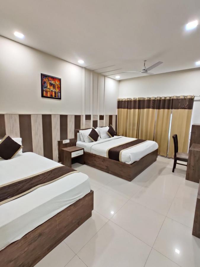 Raj Darbar - 10 Meter From Golden Temple Hotel 3*
