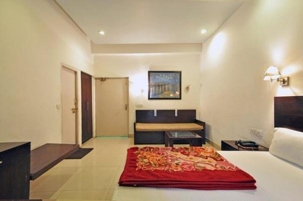 Hotel Raj Darbar - 10 Meter From Golden Temple Amritsar